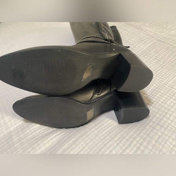 NEW COACH**send offer**AND FOUR BOOTS - Picture 7 of 13